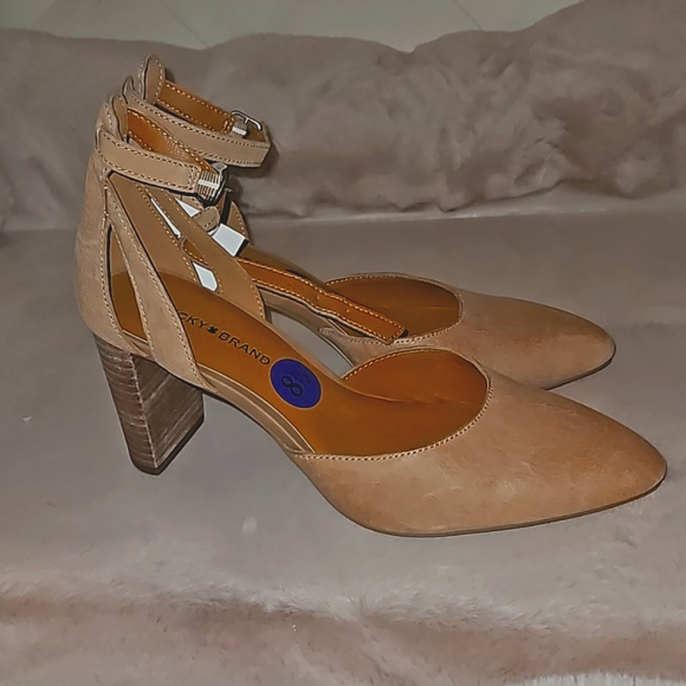 Tan Heels